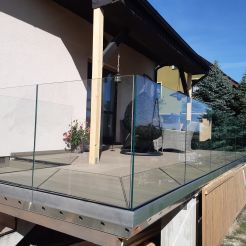 Balustrada całoszklana w listwie aluminiowej szkło 6,6,4 VSG ESG mocowanie Y