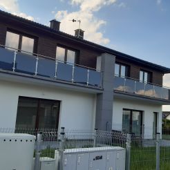Balustrada nierdzewna aisi 304    z szybą grafitowa nieprzezierną   satyna,mocowanie na wierzch 