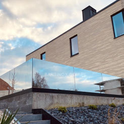 Balustrada całoszklana w listwie aluminiowej szkło 12mm VSG ESG mocowanie na wierzch 