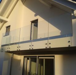 Balustrada całoszklana szkło 8,8,4 VSG ESG  mm mocowanie punktowe w rotulach 