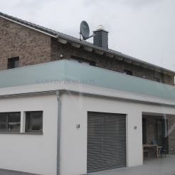 Balustrada całoszklana szkło 8,8,4 mm VSG ESG  mocowanie na wierzch 